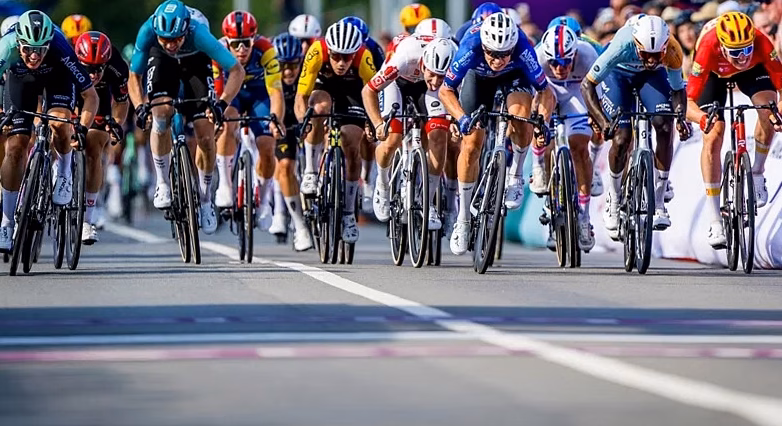 Tour de France Femmes : moteur essentiel de l’essor spectaculaire de l’économie du sport féminin